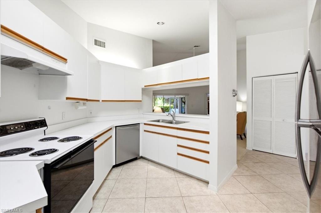 SUNGATE VILLAS - Residential