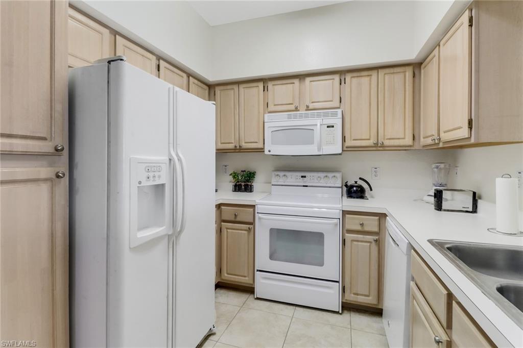 THE TIDES AT PELICAN LANDING - Residential Lease