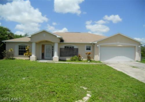 3 bedroom, 2 bath, 2 car garage home with over 2000 square feet of living area. Home features a formal living room, dining room and a family room, cathedral ceilings, plant shelves, open kitchen with island and split bedrooms. The living room opens up to the rear lanai and pool area. Employees and family members residing with employees of JPMorgan Chase Bank, N.A, its affiliates or subsidiaries are strictly prohibited from directly or indirectly purchasing any property owned by JPMorgan Chase Bank, N.A.