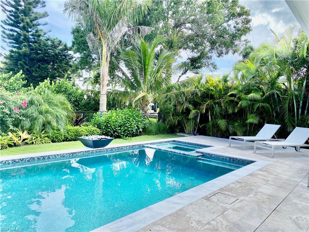MOORINGS - Residential