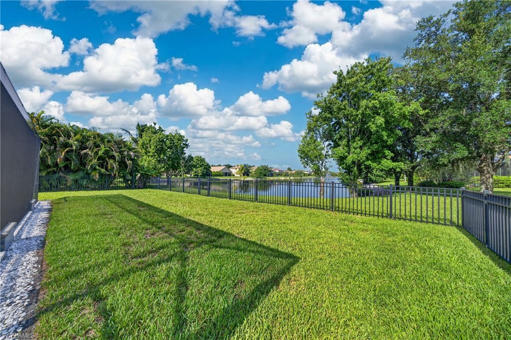 MAGNOLIA LAKES - Residential
