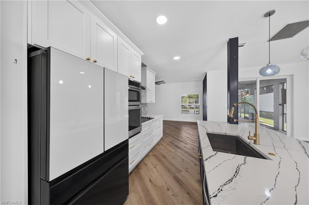 MAGNOLIA LAKES - Residential
