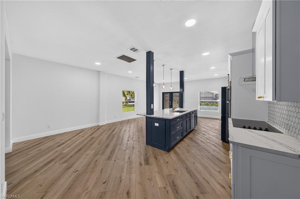 MAGNOLIA LAKES - Residential
