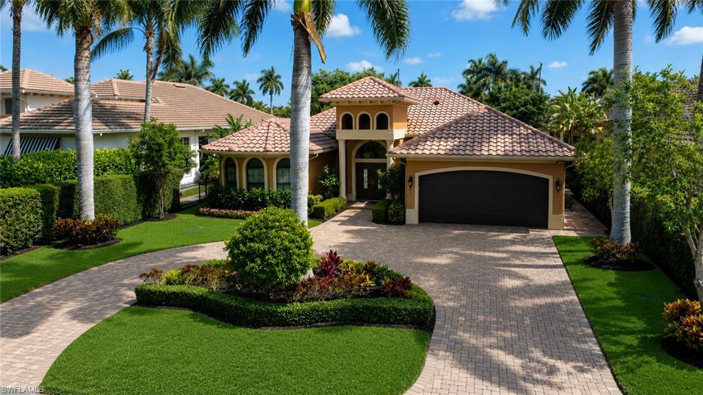 MOORINGS - Residential