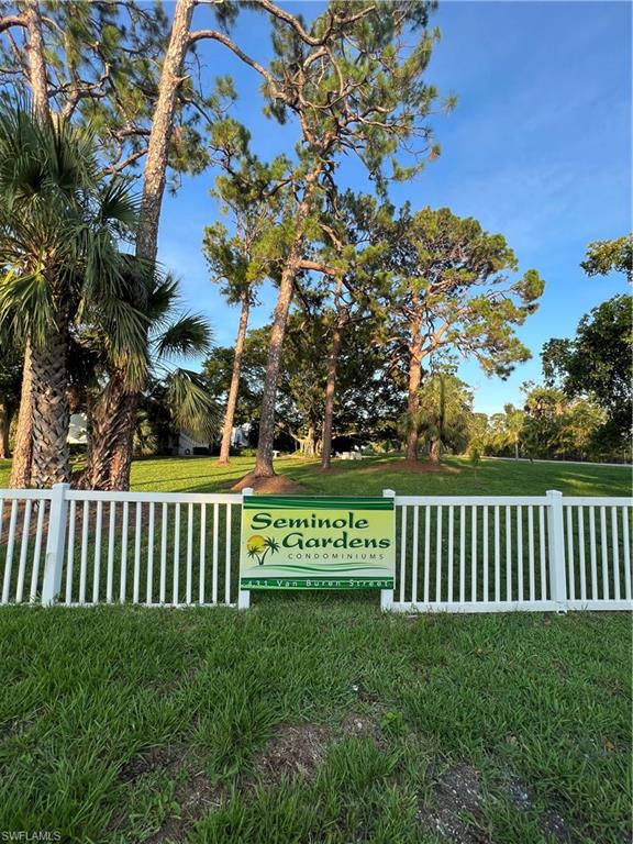 This lovely second-floor condo offers ultimate peace of mind with a newer AC and a highly desirable Non-Flood Zone designation.  Nestled in Seminole Gardens, this exclusive owner-occupied 55+ community ensures pride of ownership and friendly neighbors and low HOA fees.  And positioned on the highly preferred second floor, you also have a better view. But best of all, you are just minutes from the vibrant downtown river district where you have waterfront dining, local breweries, live music, craft cocktail bars and plenty of shopping.