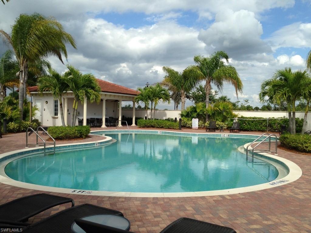 THE RESIDENCES AT LA PIAZZA - Residential Lease