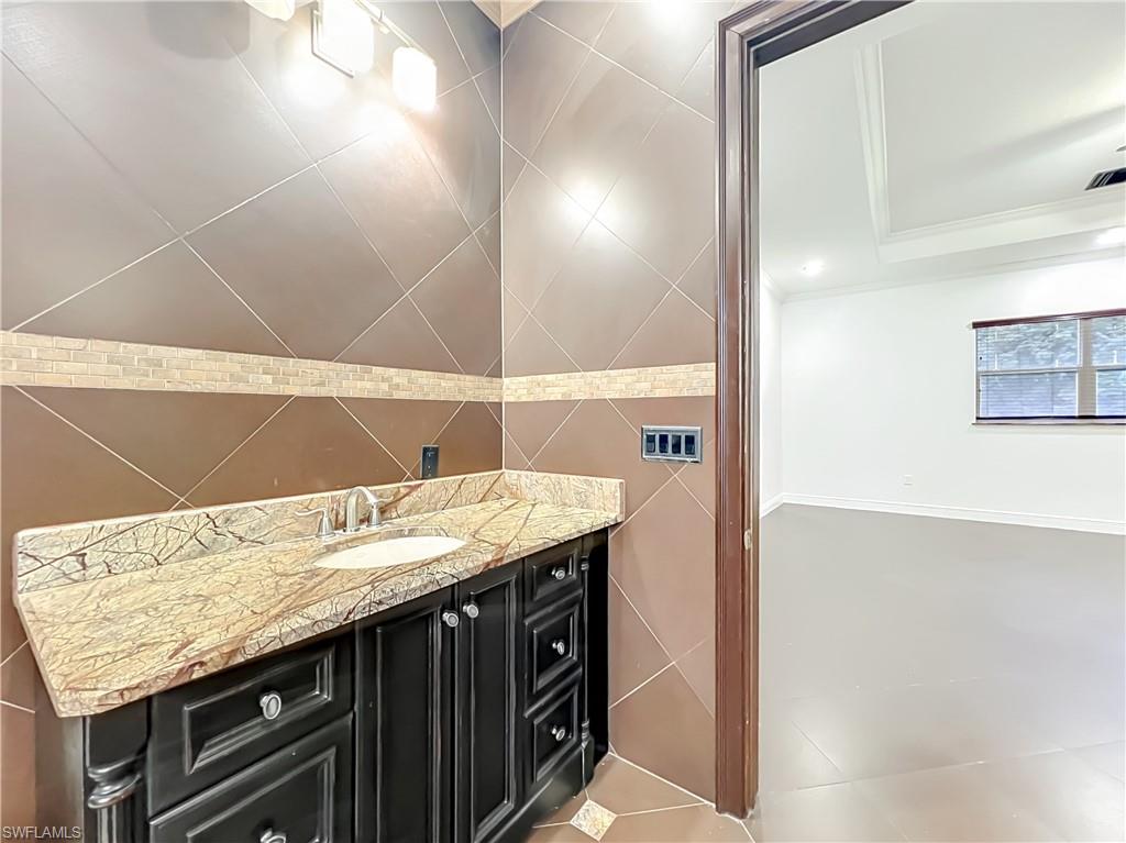 ACREAGE HEADER - Residential