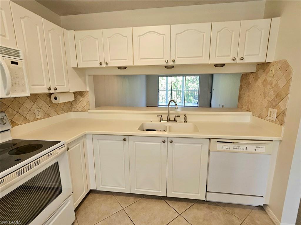 NAPLES SANDPIPER BAY CLUB - Residential Lease