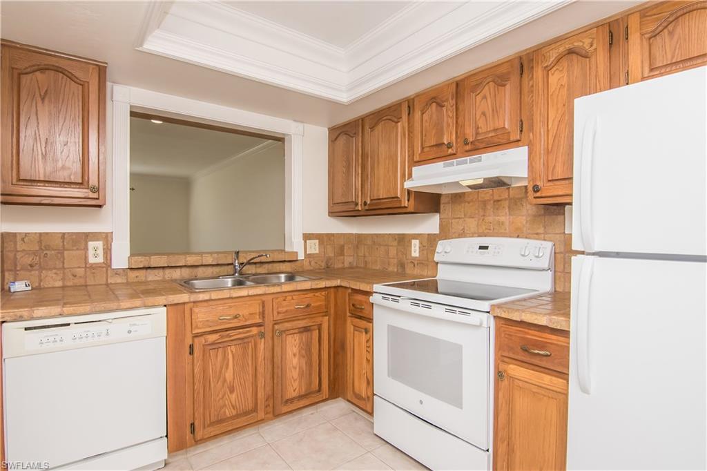 BOCA CIEGA VILLAGE - Residential