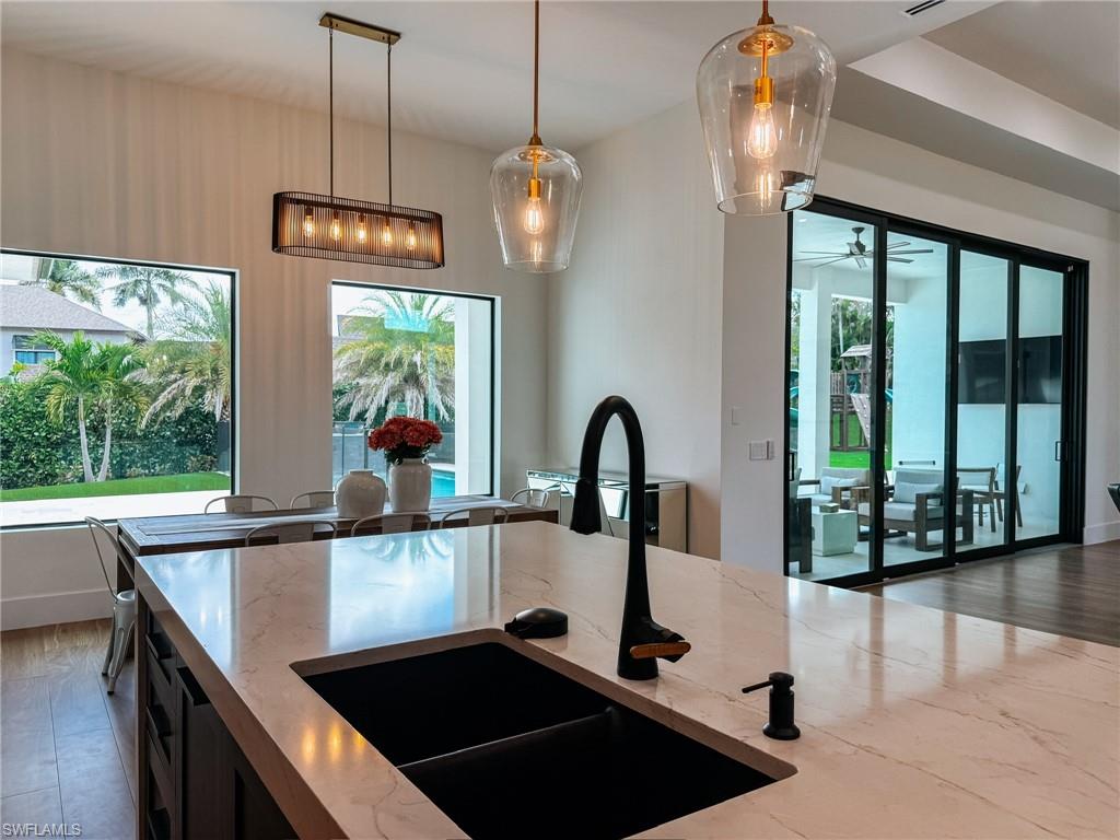 MARCO BEACH - Residential