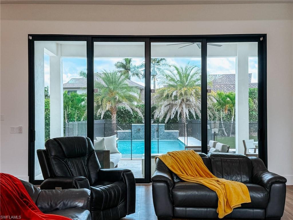 MARCO BEACH - Residential