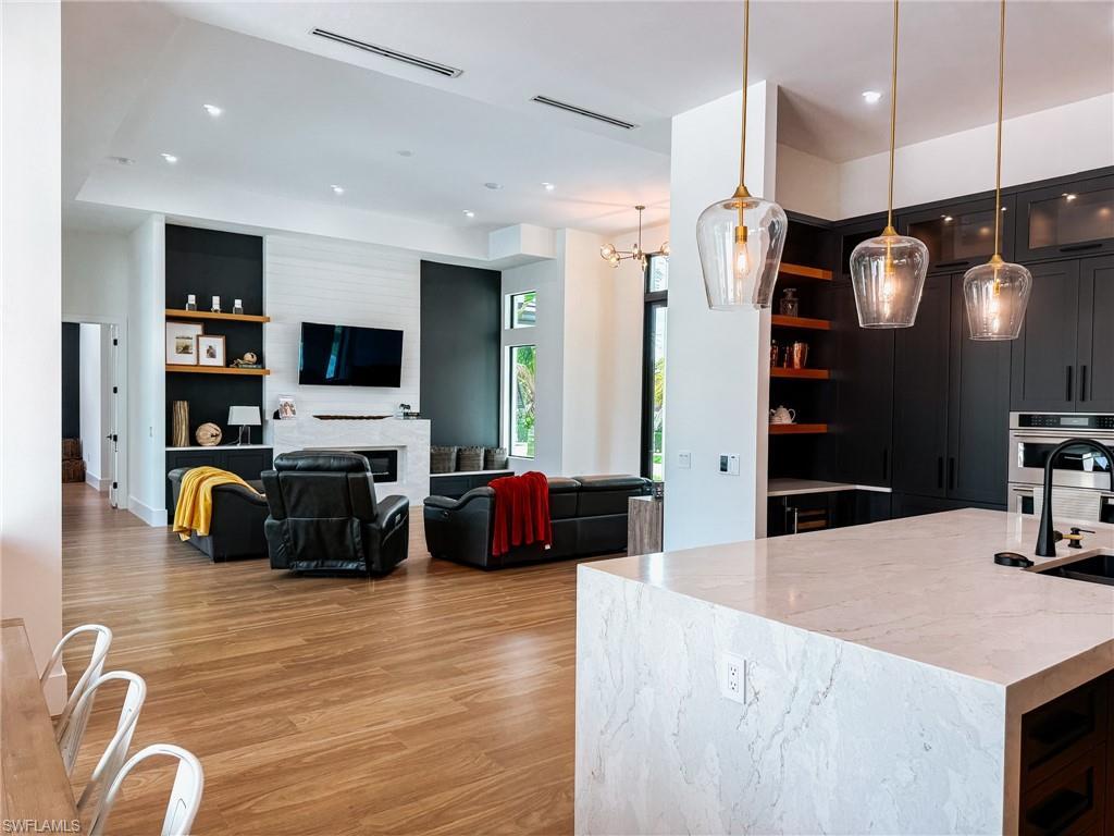 MARCO BEACH - Residential