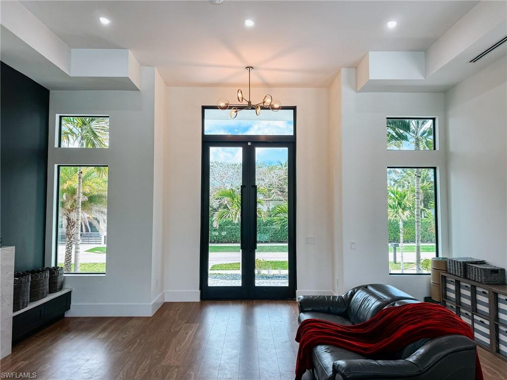 MARCO BEACH - Residential
