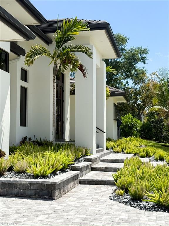 MARCO BEACH - Residential