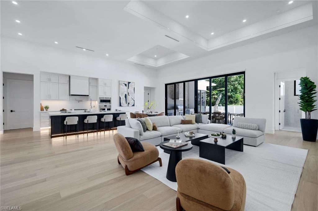 LAKE PARK - Residential