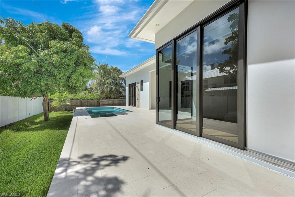 LAKE PARK - Residential