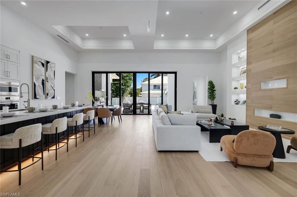 LAKE PARK - Residential