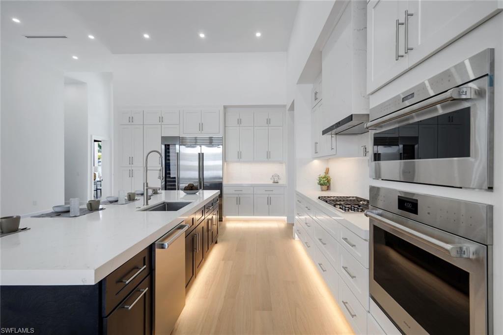 LAKE PARK - Residential