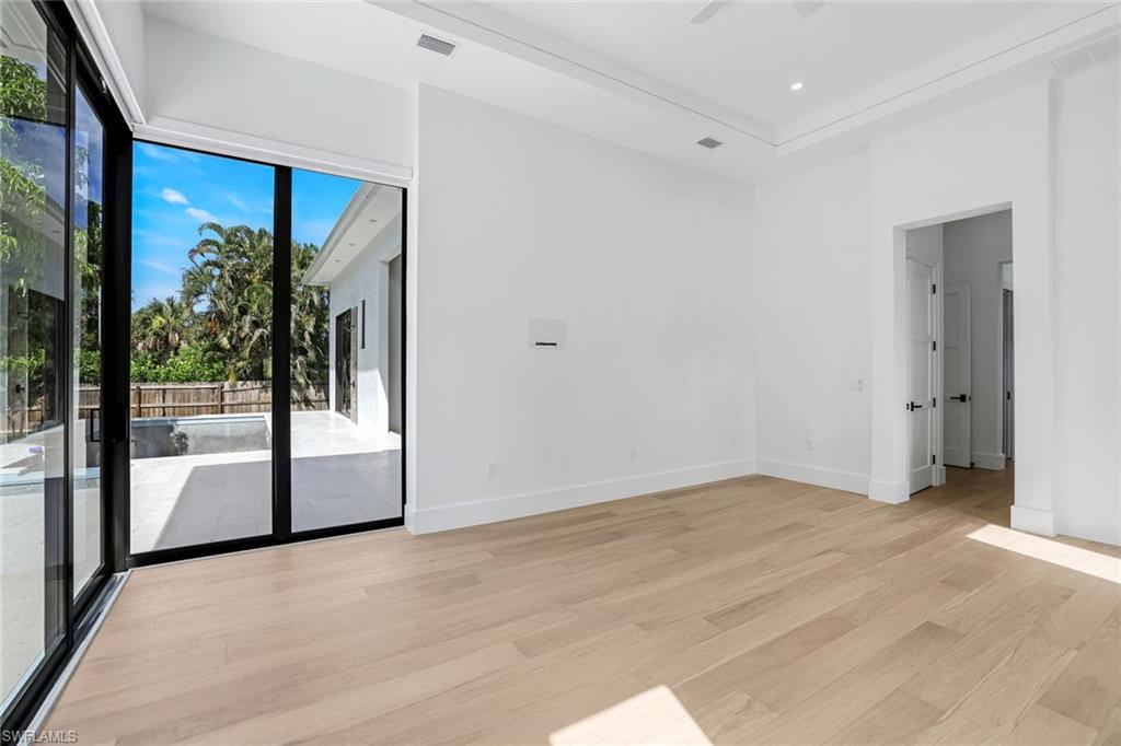 LAKE PARK - Residential