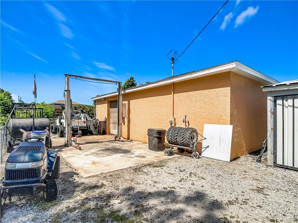 LEHIGH ACRES - Residential