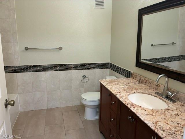 ROYAL GREENS - Residential Lease