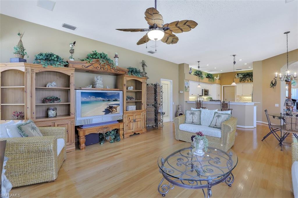 OAK COLONY - Residential
