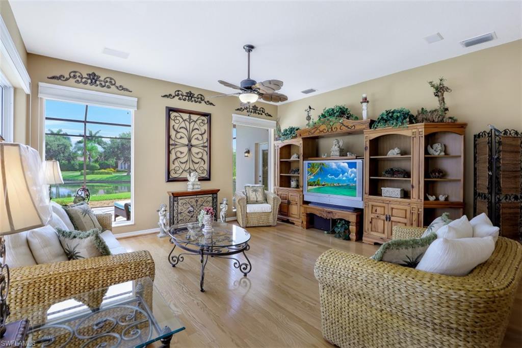 OAK COLONY - Residential