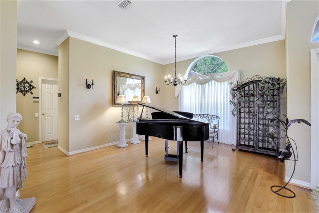OAK COLONY - Residential