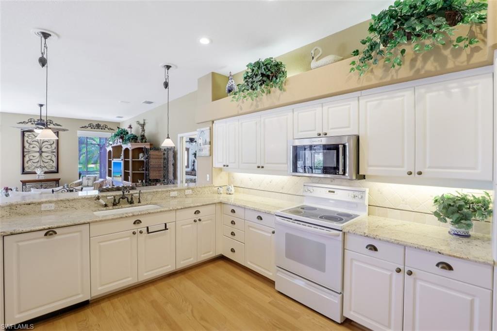 OAK COLONY - Residential