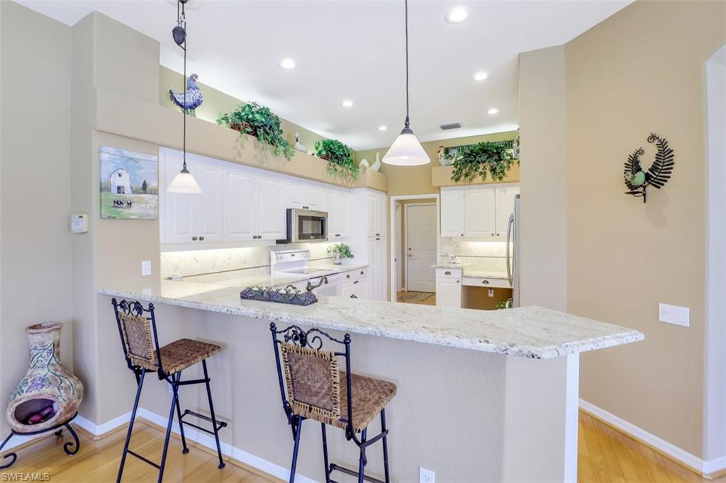OAK COLONY - Residential
