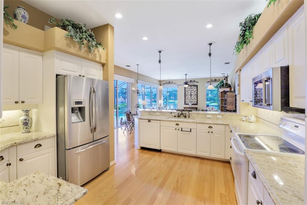 OAK COLONY - Residential