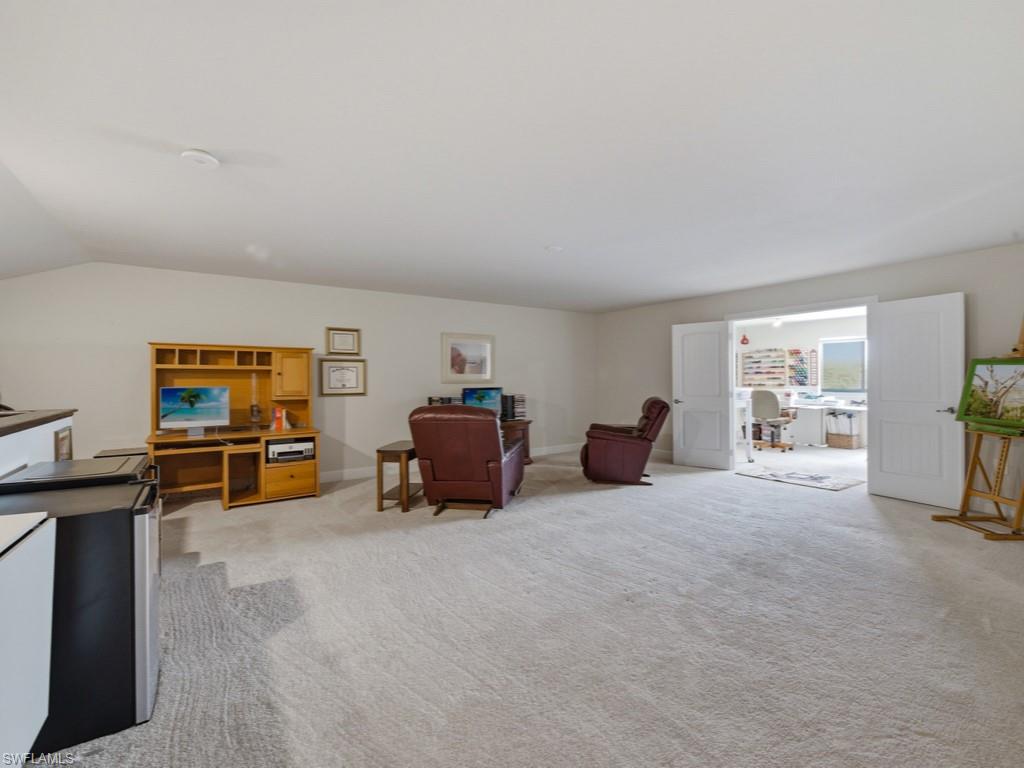 HAMPTON LAKES - Residential