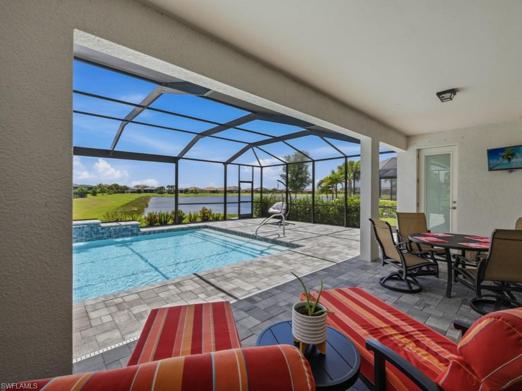 HAMPTON LAKES - Residential