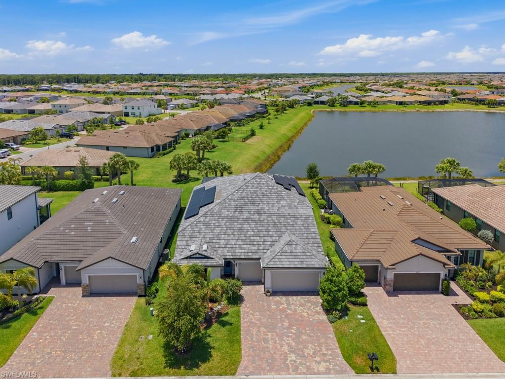 HAMPTON LAKES - Residential