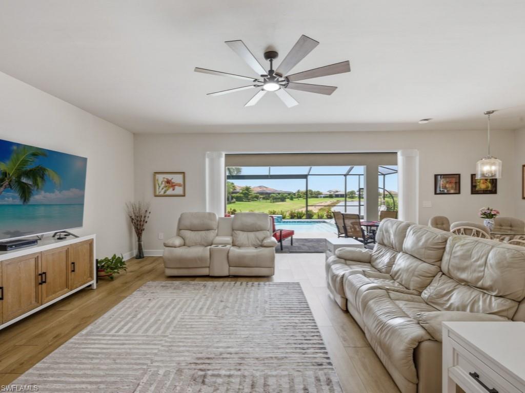 HAMPTON LAKES - Residential