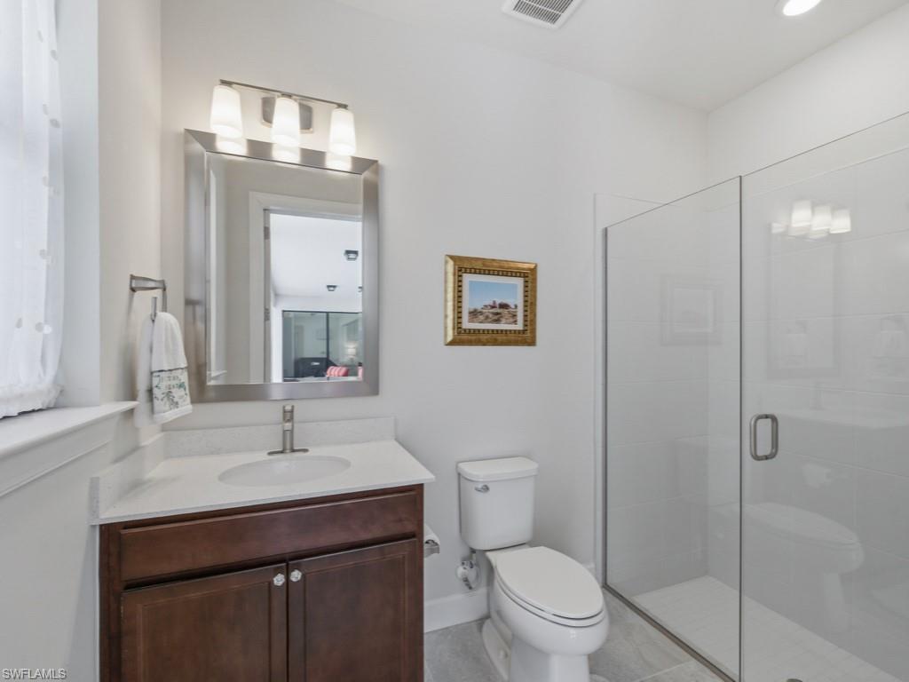 HAMPTON LAKES - Residential