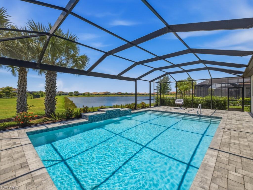 HAMPTON LAKES - Residential