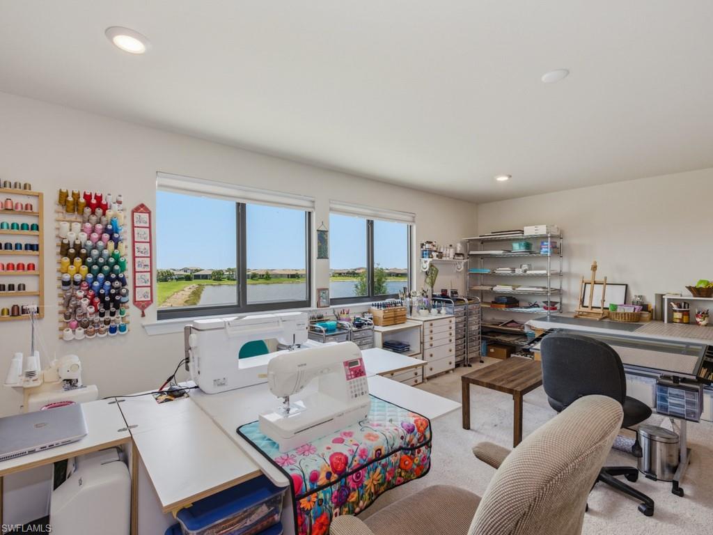 HAMPTON LAKES - Residential