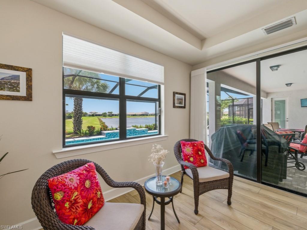 HAMPTON LAKES - Residential