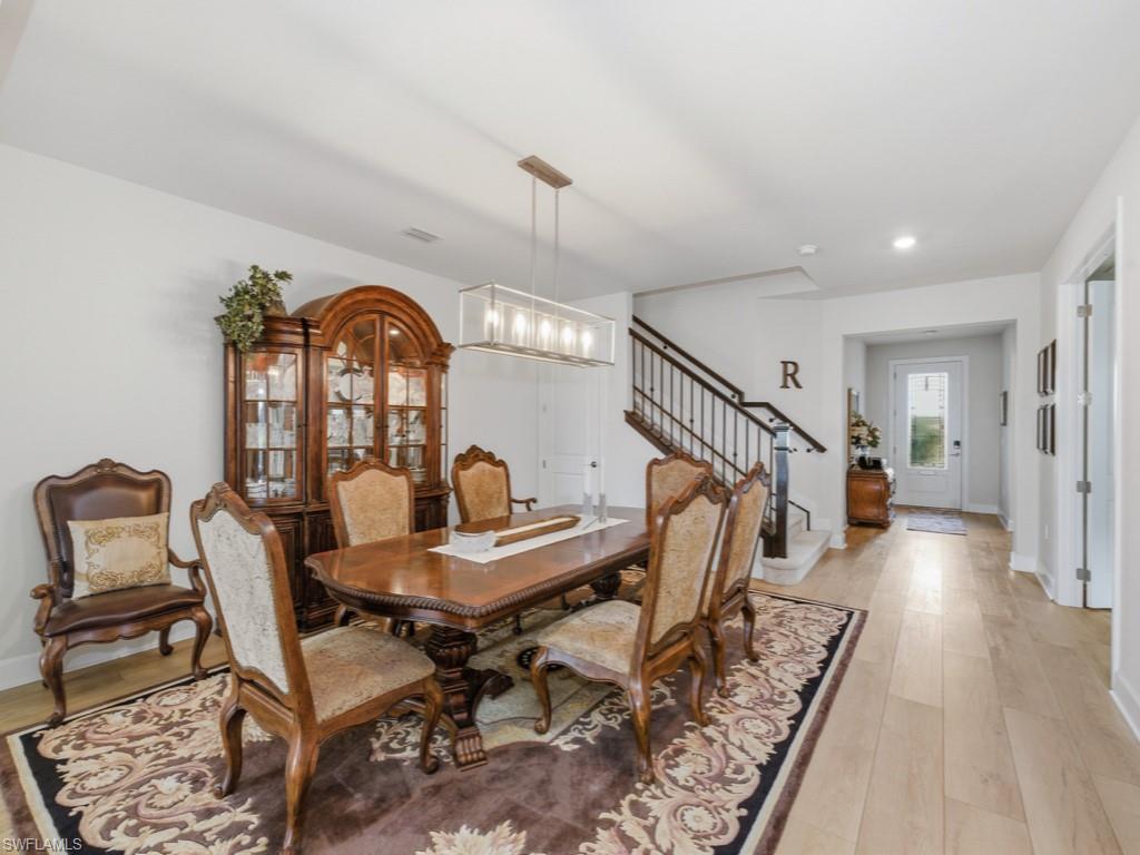 HAMPTON LAKES - Residential