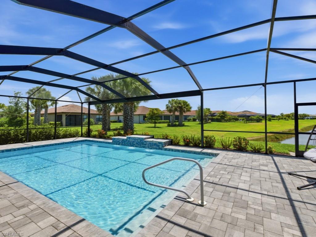 HAMPTON LAKES - Residential