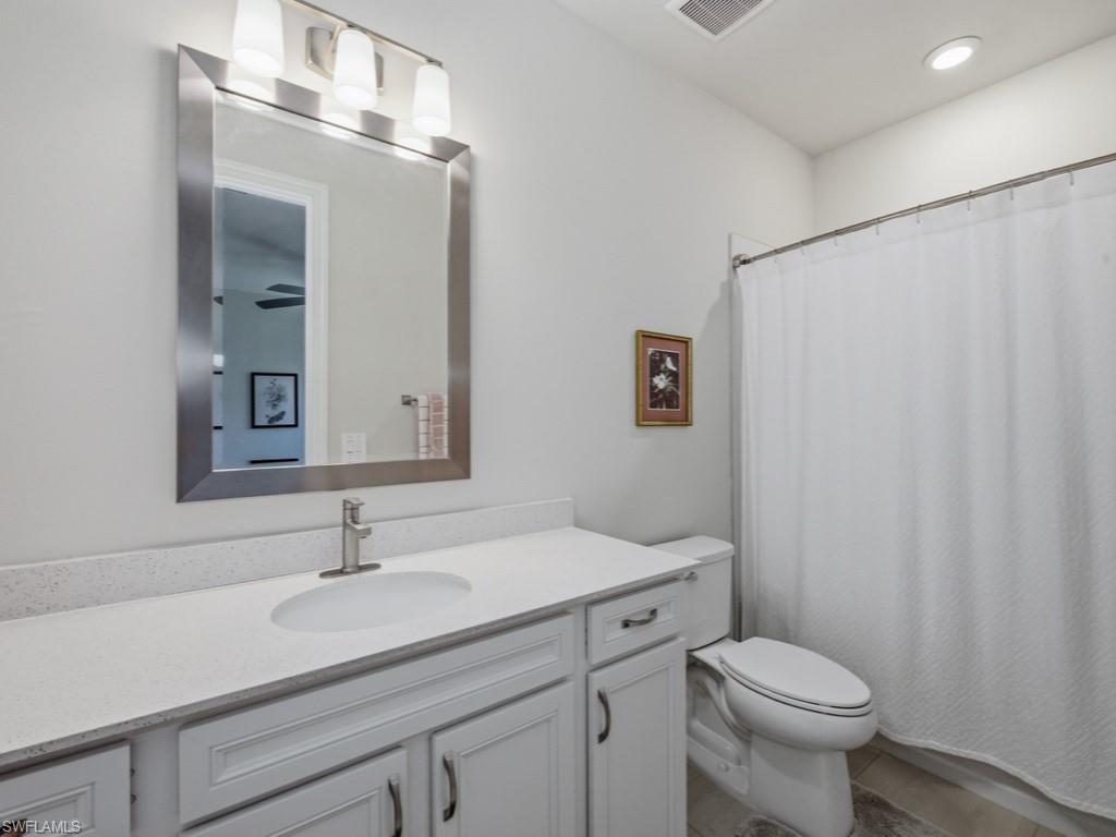 HAMPTON LAKES - Residential