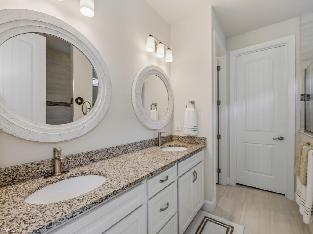 HAMPTON LAKES - Residential