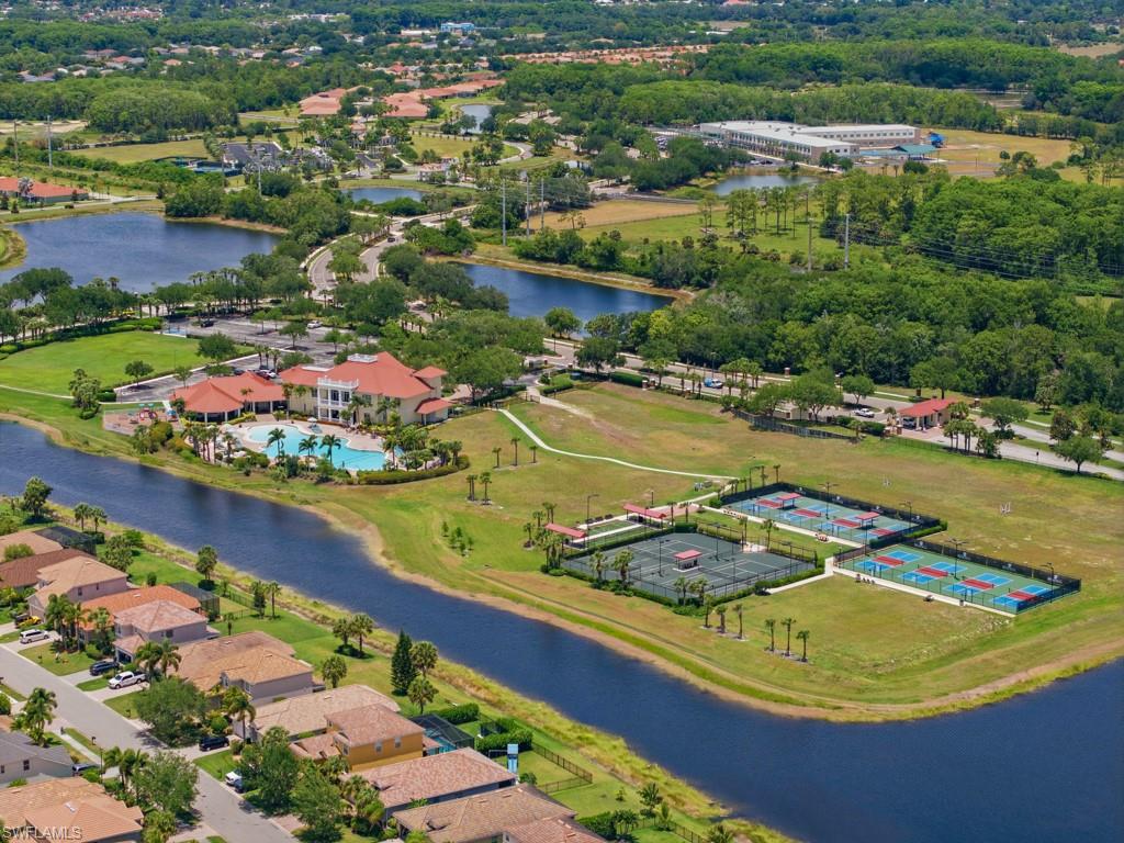 HAMPTON LAKES - Residential