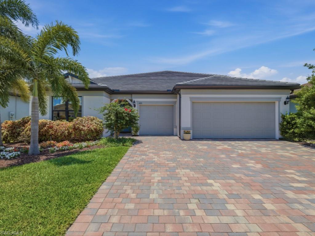 HAMPTON LAKES - Residential