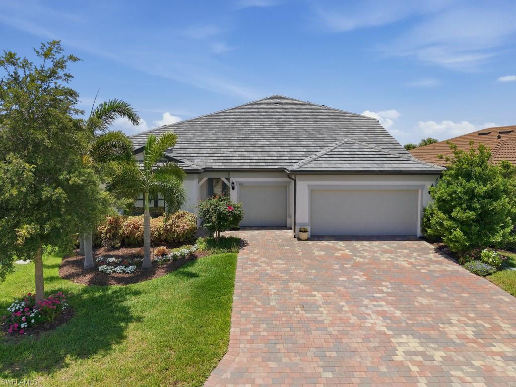 HAMPTON LAKES - Residential