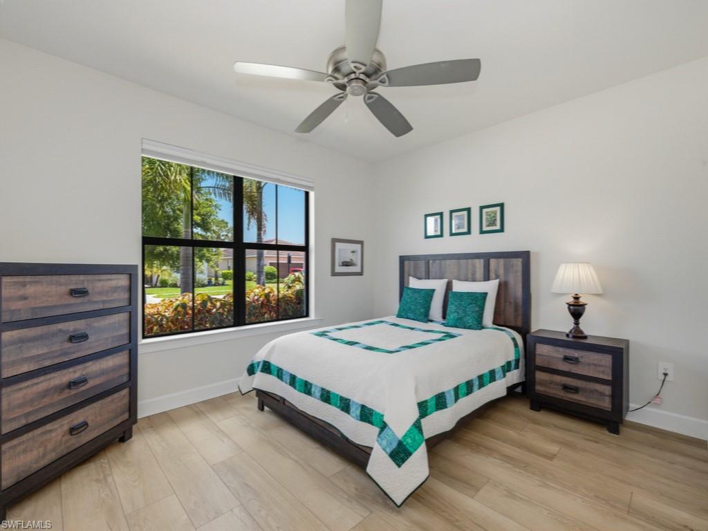 HAMPTON LAKES - Residential