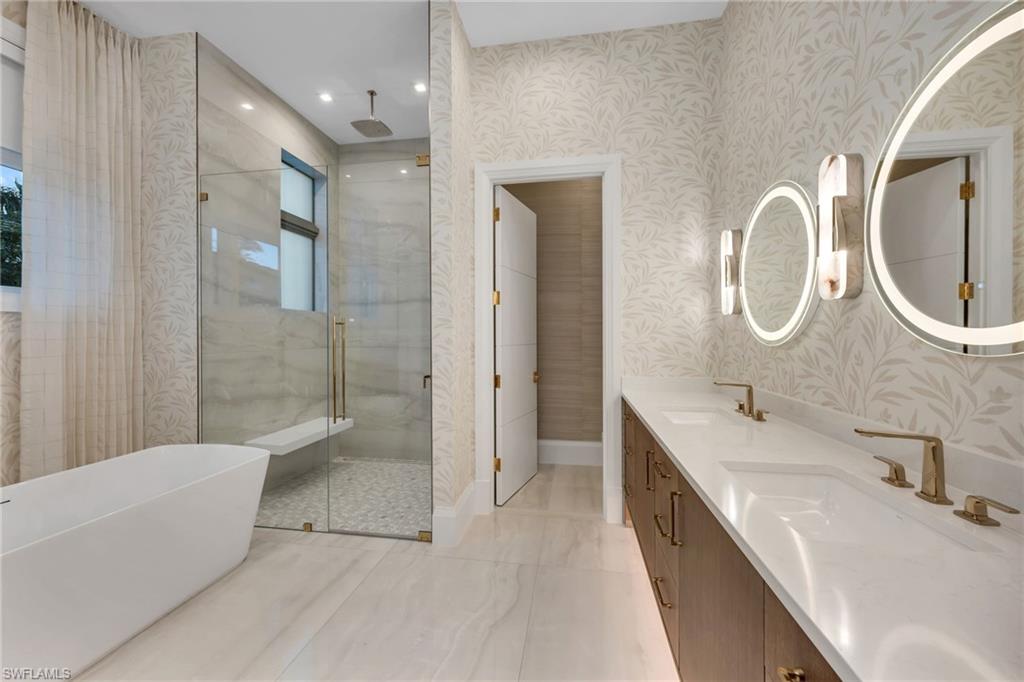 AQUALANE SHORES - Residential