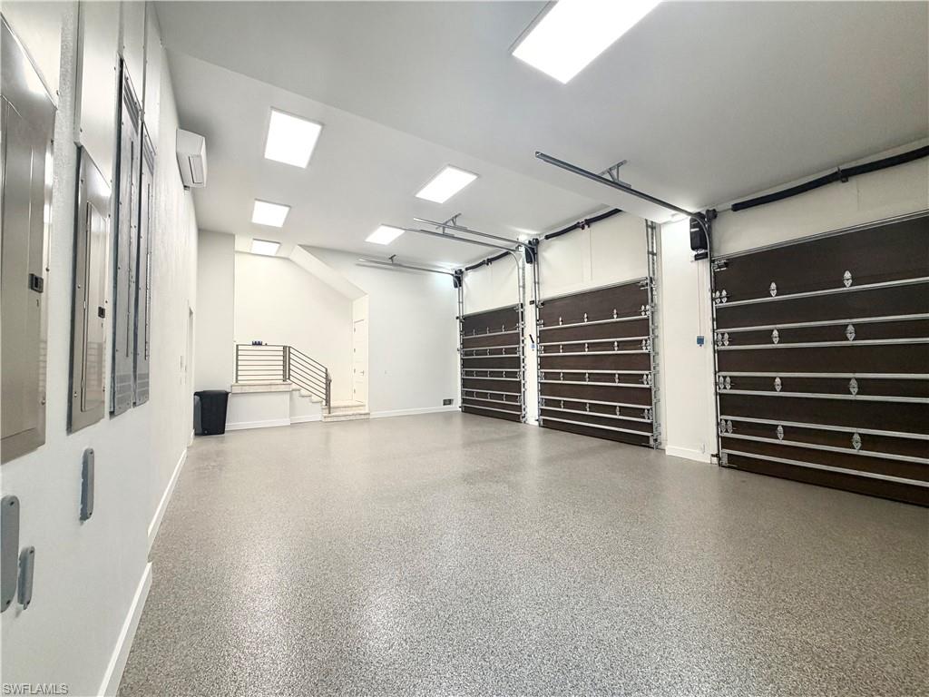 AQUALANE SHORES - Residential