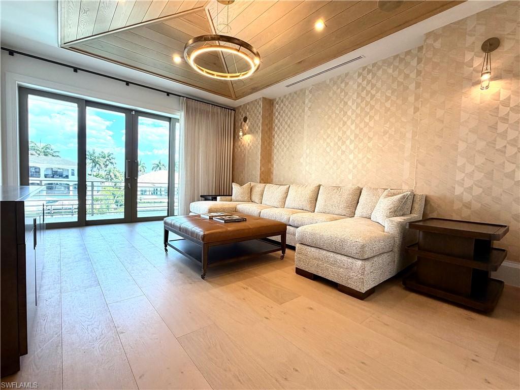 AQUALANE SHORES - Residential